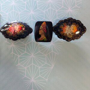 Vintage RUSSIAN Lacquered Wood Brooches detail Hand Painted Flowers Oval Art Set